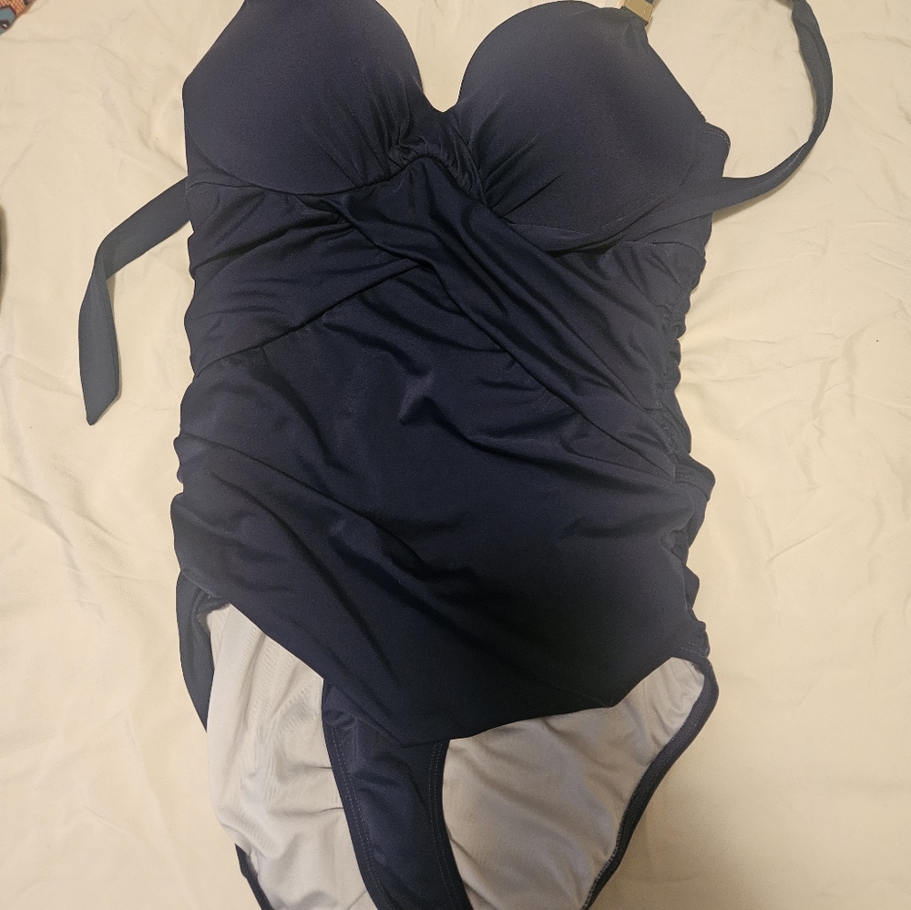 Victorias secret underwire bathing suit size b/6 used good condition